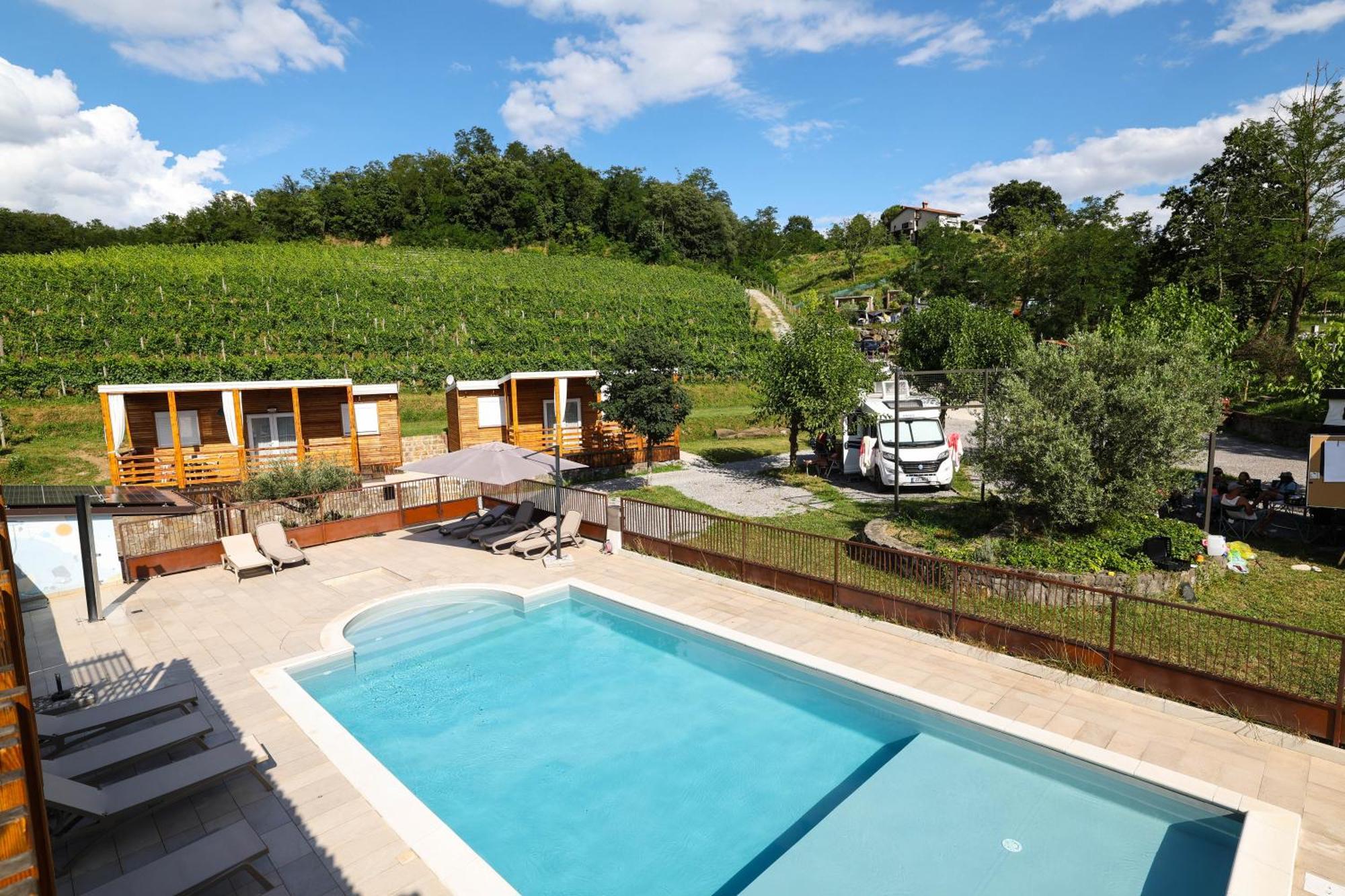 Hotel Saxida Wine Estate Zalosce Exterior foto