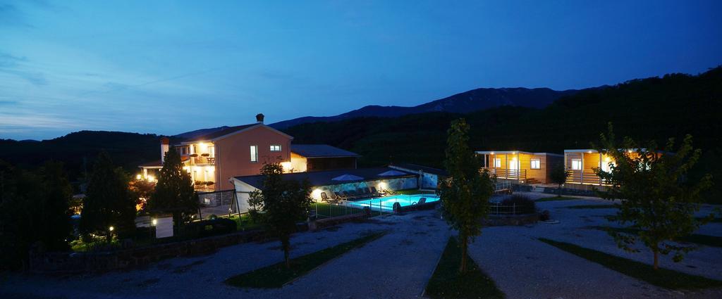 Hotel Saxida Wine Estate Zalosce Exterior foto